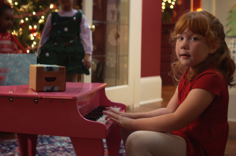 亚马逊唱歌盒在今年的亚马逊圣诞节广告中回归 