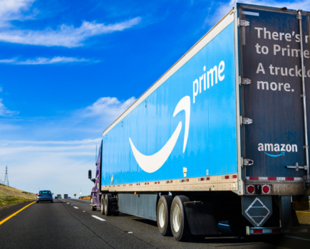 从2021年2月开始，亚马逊美国Prime实现了更快的发货和交货