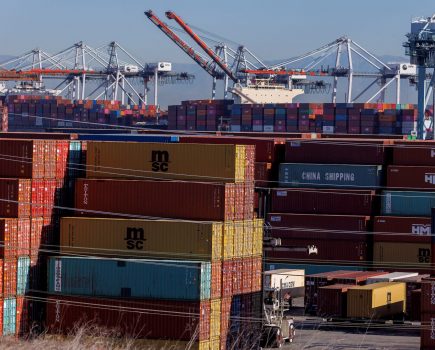 10月中国出口的集装箱下降冲击着美国西海岸港口